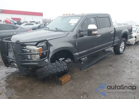 2017 Ford F-250 Platinum из США, поврежденный, VIN 1FT7W2BT4HEB51261